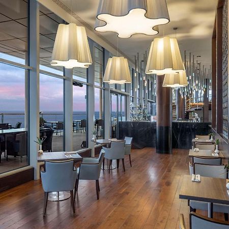 Hilton Batumi Hotel Kültér fotó The Lounge at the 360° Restaurant