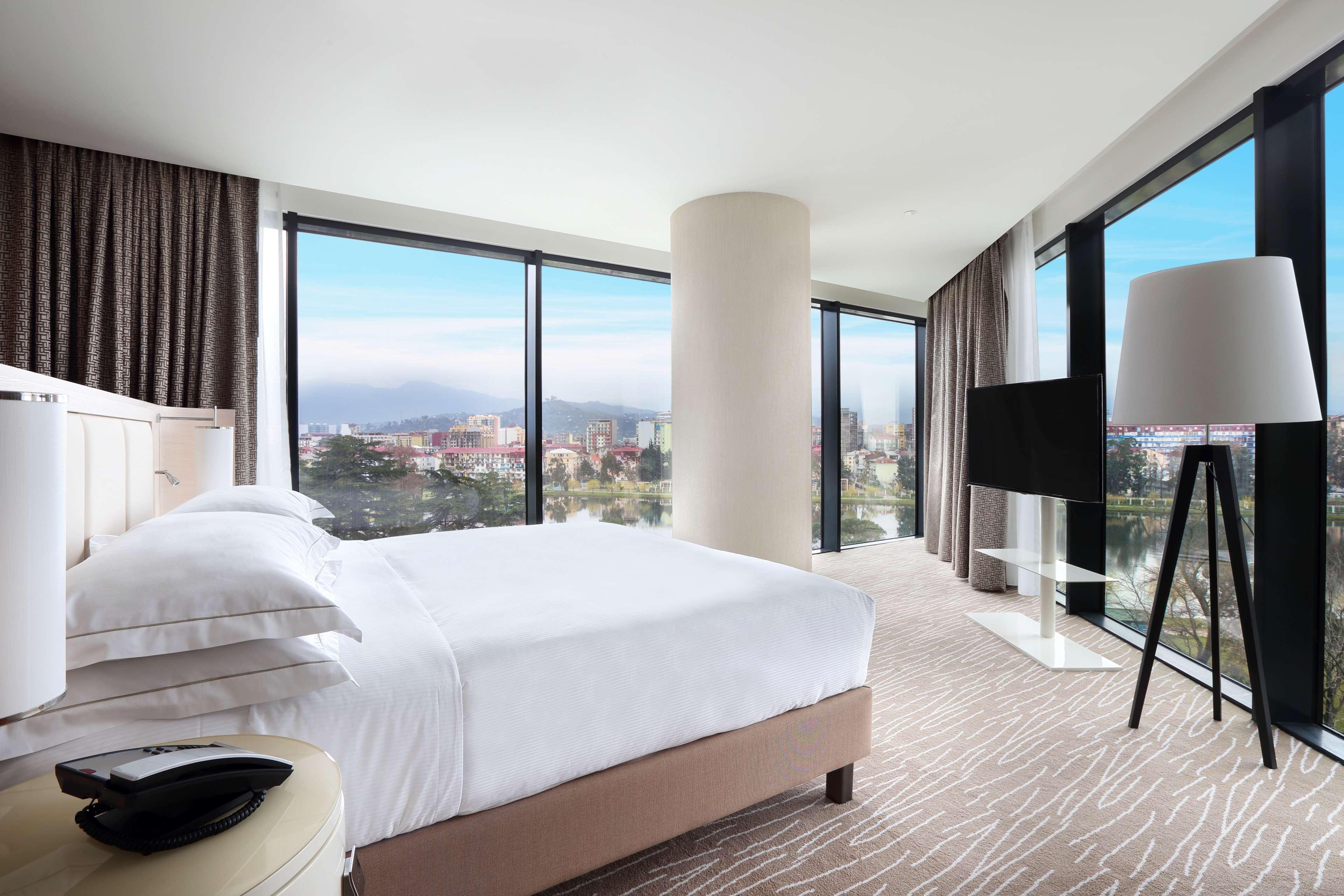 Hilton Batumi Hotel Kültér fotó A bedroom at the hotel