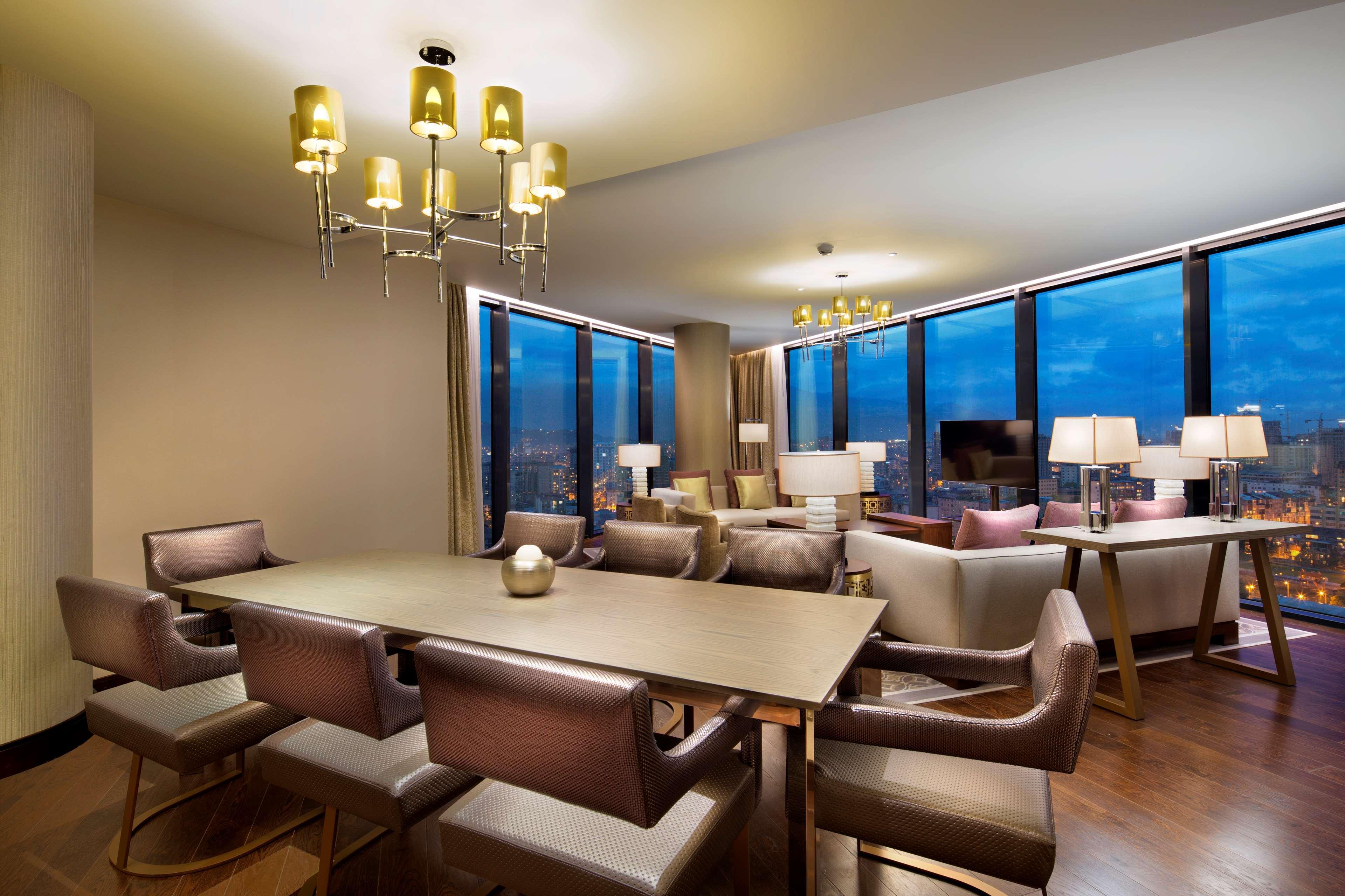 Hilton Batumi Hotel Kültér fotó The Westin Club Lounge at the Westin Palace, Madrid