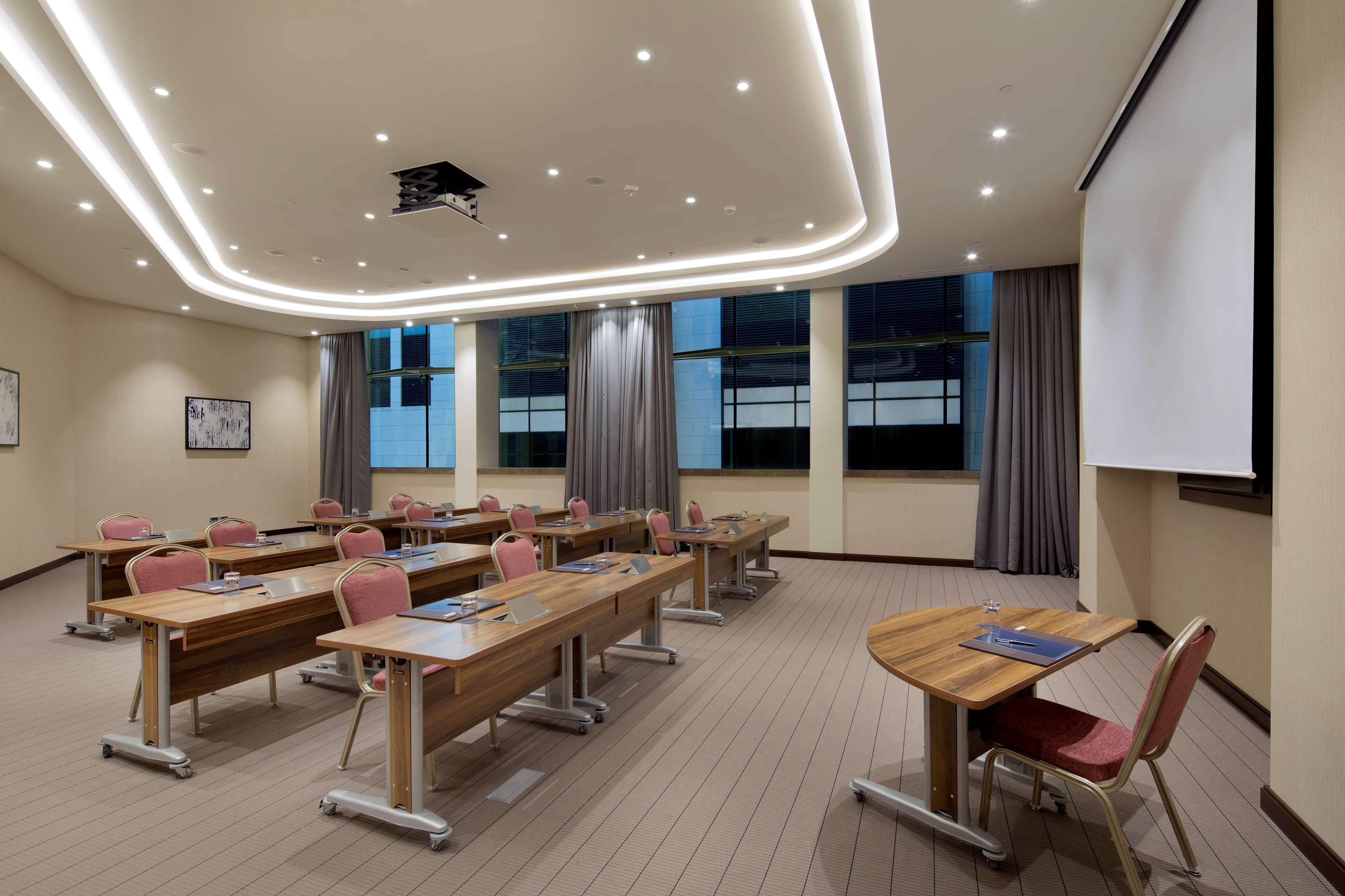 Hilton Batumi Hotel Kültér fotó Meeting room