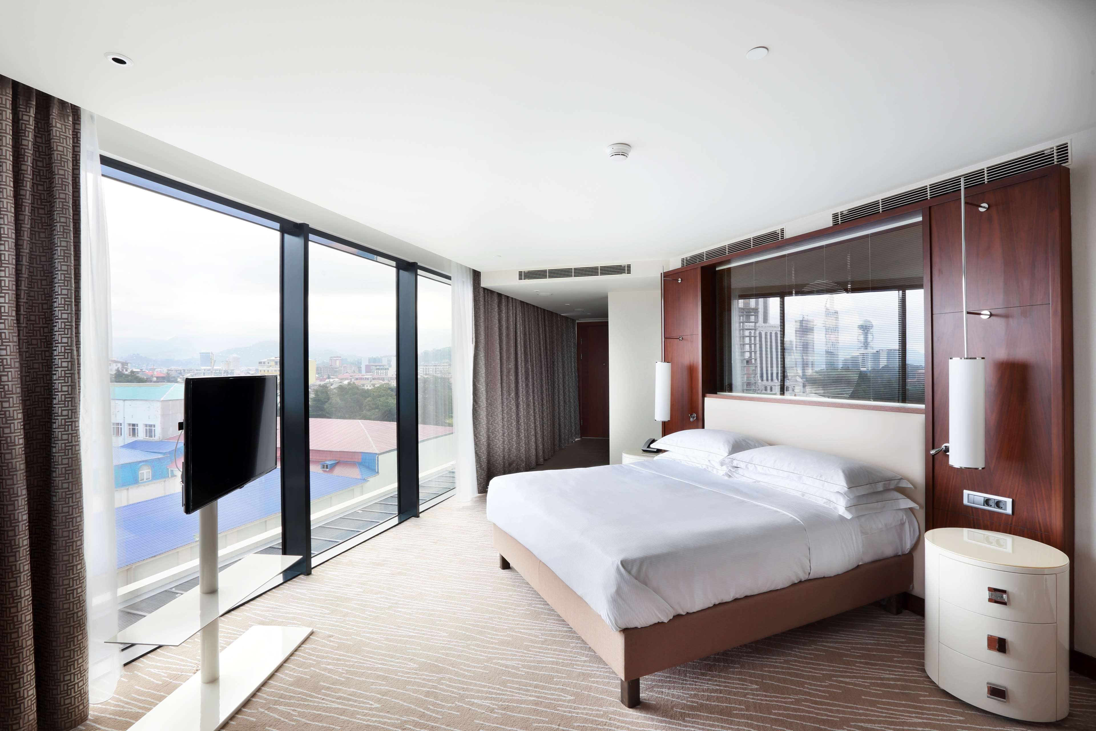 Hilton Batumi Hotel Kültér fotó A bedroom at the hotel