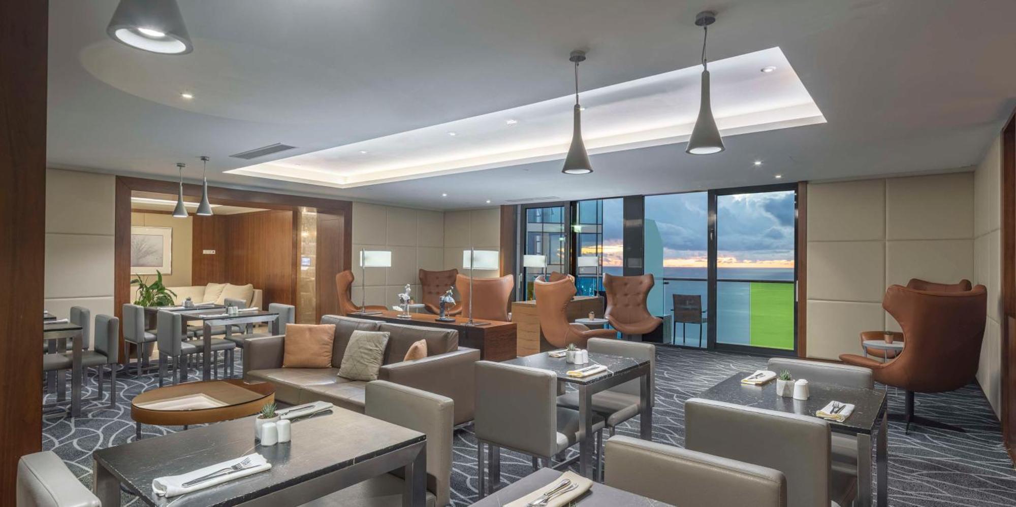 Hilton Batumi Hotel Kültér fotó The Club Lounge at the airport