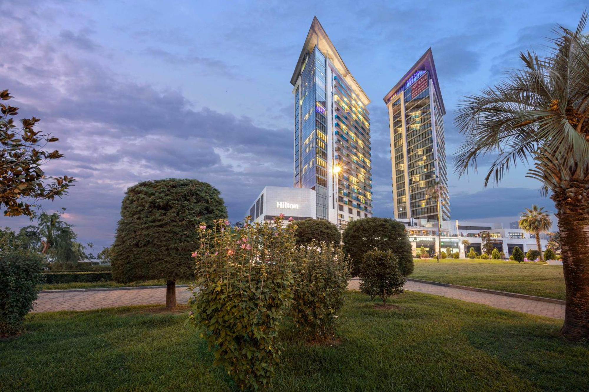 Hilton Batumi Hotel Kültér fotó The West End