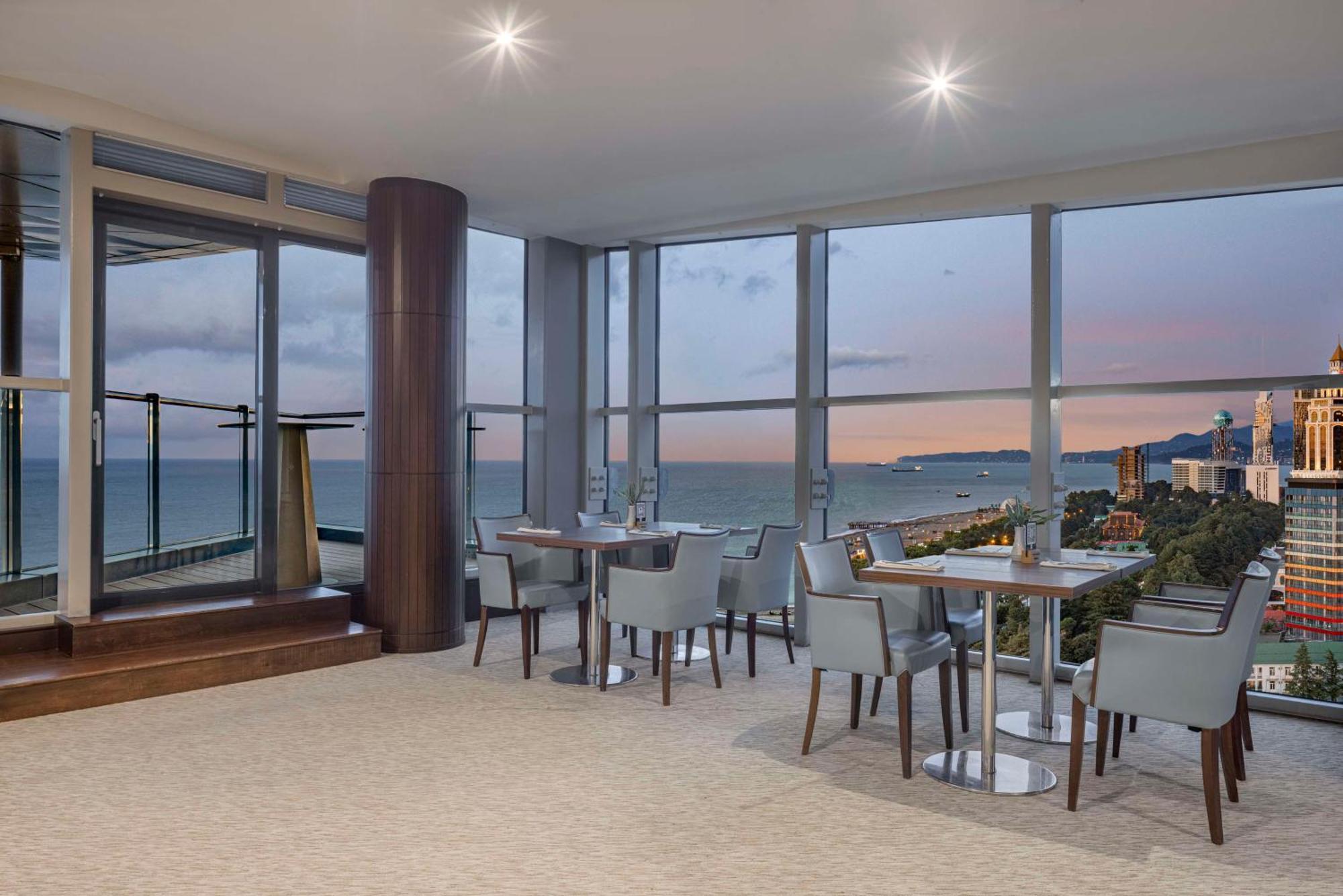 Hilton Batumi Hotel Kültér fotó The Club Lounge at the 36th floor of the Westin